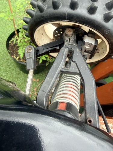 Scale petrol front - scale,