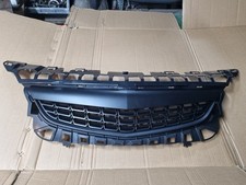 FRONT BLACK GRILL FOR VAUXHALL
