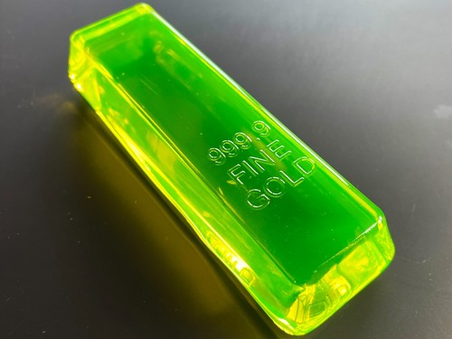 Uranium vaseline glass yellow - uranium,