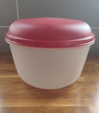 Vintage. Tupperware round bowl with lid. Red. 2 litre. 1778-2. France. Rare.