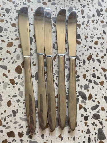 Oneida set dinner knives - of,