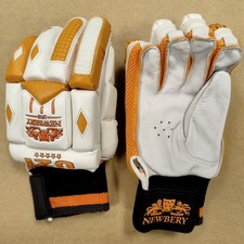 *CLEARANCE* NEWBERY Cricket Batting Gloves, Uzi 5 Star, Small Boys Left Handed