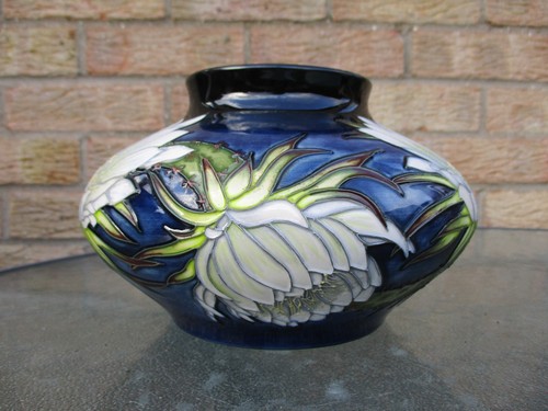Moorcroft queen the night - moorcroft,
