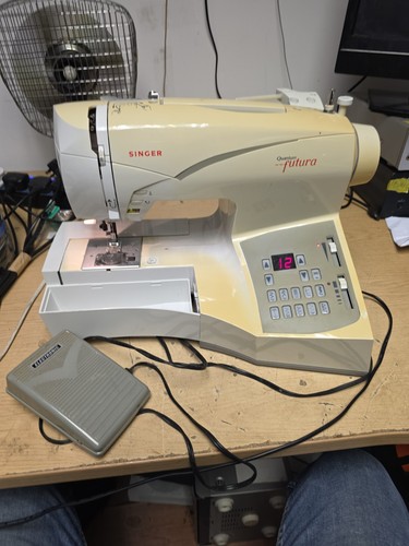 Singer quantum futura 200 - singer, ce-200