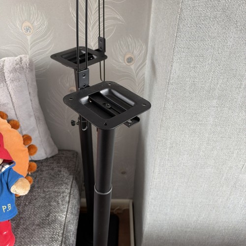 Mounting dream speaker - dream, stands