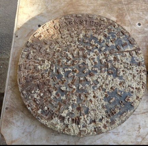 Round cast iron manhole - round,