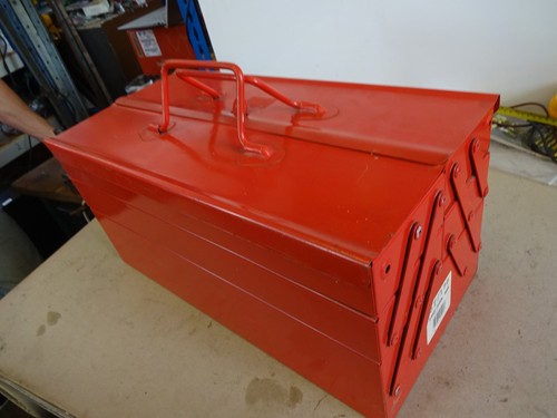 Cantilever toolbox - 17",