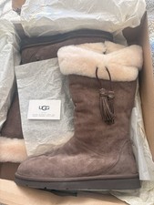 UGG Plimdale Boots Size 8.5