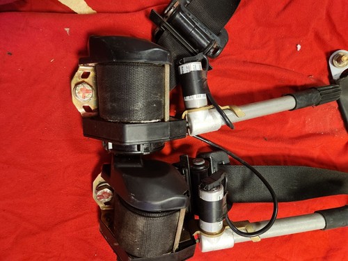 Mercedes benz r107 - mercedes-benz, seatbelt