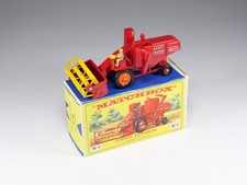 MATCHBOX MAJOR - M-5 - Combine Harvester - Red - In Box