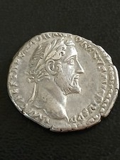 Antoninius Pius Denarius - Pietas