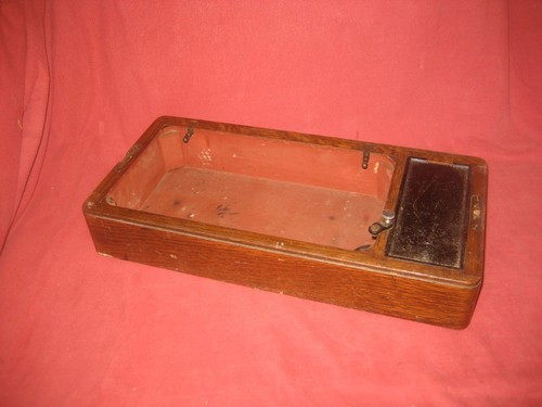 Singer sewing machine - base, 3/4