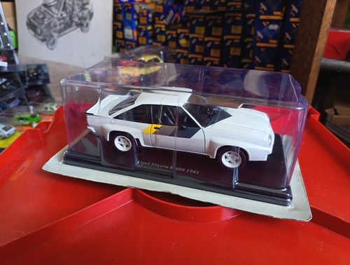 Boxed model opel - 1/24,