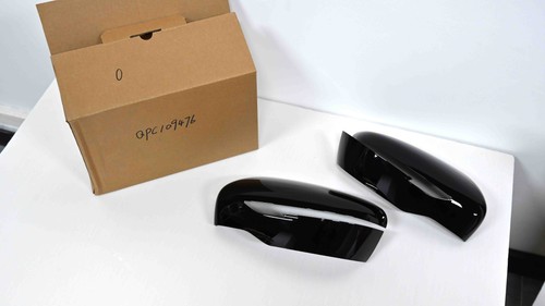 Gloss black side - &,