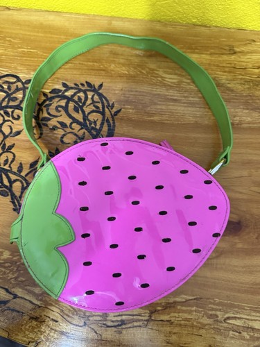 Strawberry purse chaise - la,