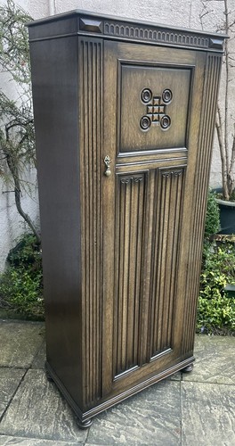 Superb carved solid - oak, arts