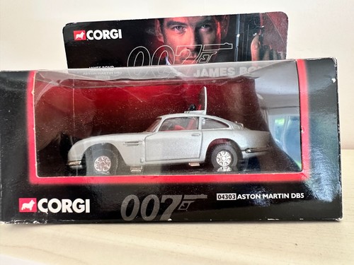 Corgi james bond aston - james,