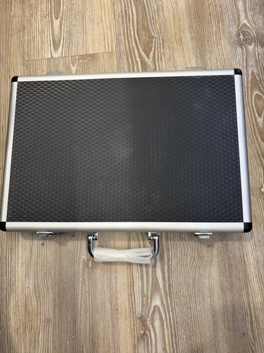 Aluminum hard shell - aluminum, brief