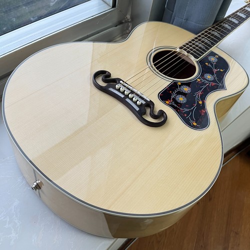 Jumbo style acoustic guitar - jumbo,