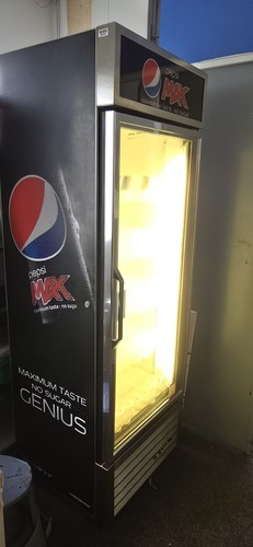 Single glass door display - single,