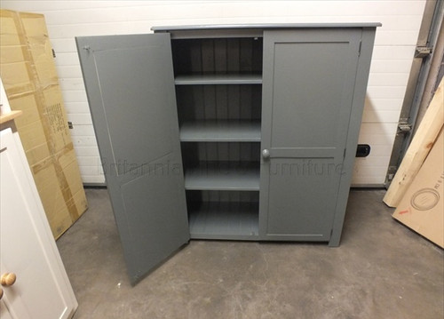 Painted door linen storage - 2,
