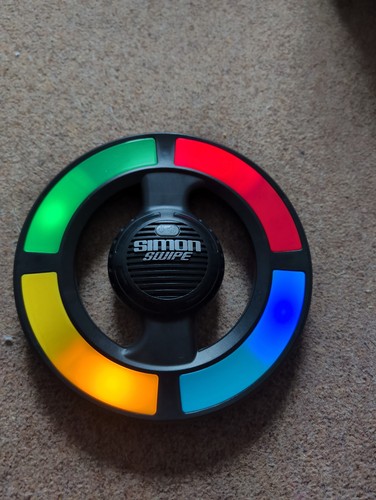 Hasbro simon swipe electronic - hasbro,