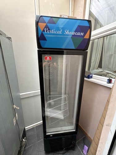 Vertical showcase fridge - vertical,