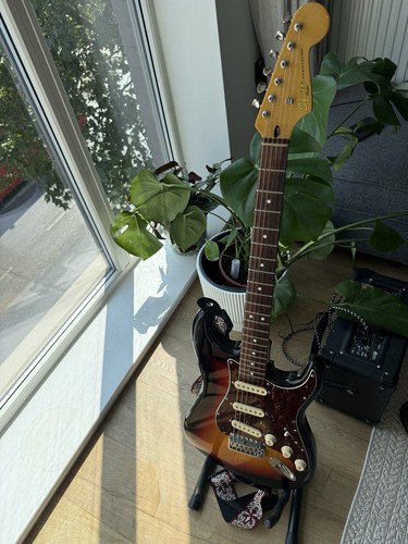 Fender squier stratocaster - squier,