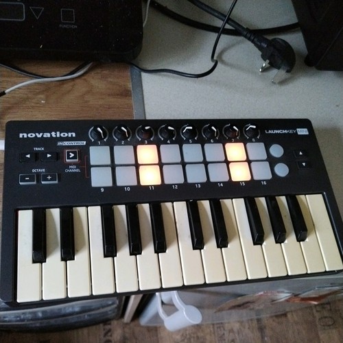 Novation control launchkey - novation, in