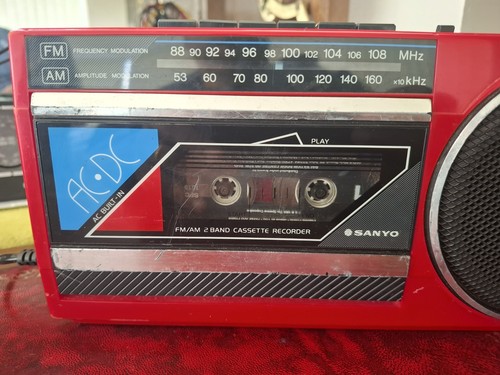 Vintage sanyo portable - vintage,