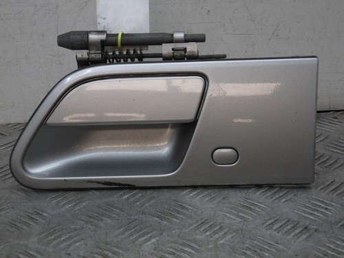 Nissan elgrand left - nissan,