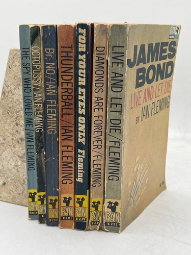 Mixed lot james bond - 7,