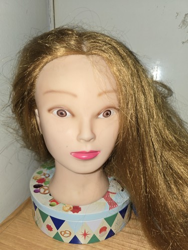 Female hair mannequin training - hair,