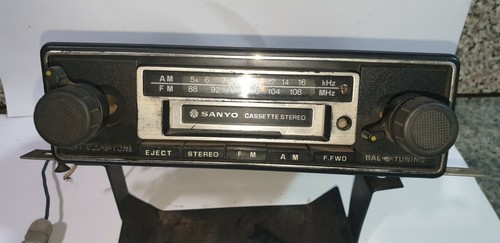 Classic car radio - sanyo, ft4320