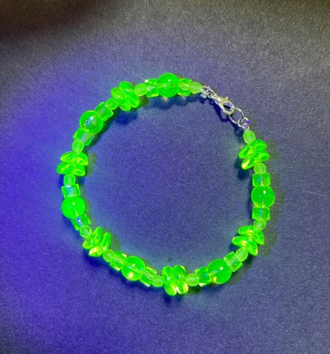 Uranium vaseline glass - vaseline,