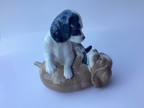 Nao lladro spaniel puppy - by,