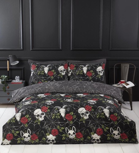 Skulls and roses duvet - roses,