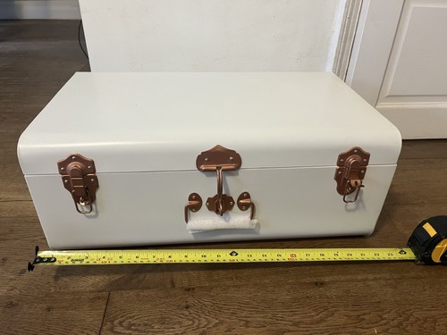 Habitat white metal trunk - metal,