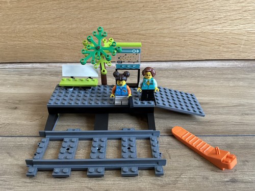 Lego train 60337 - train, station
