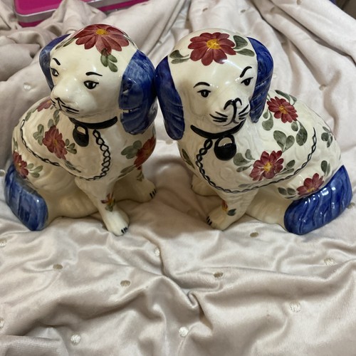 Ceramic figurines pair - figurines, of