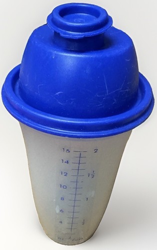 Tupperware blue quick shake - tupperware,