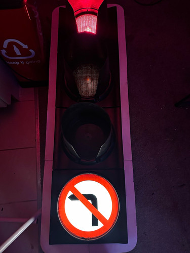Traffic light signal unit with - traffic,
