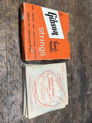 Vintage gibson mandolin string - gibson,