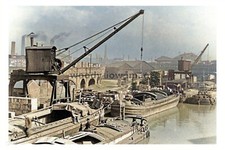 ptc3699 - Yorks - Barges wait