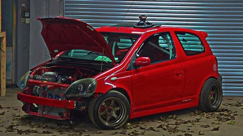 Toyota yaris sport - 1.5,