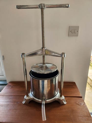 Frame fruit press cross - frame,