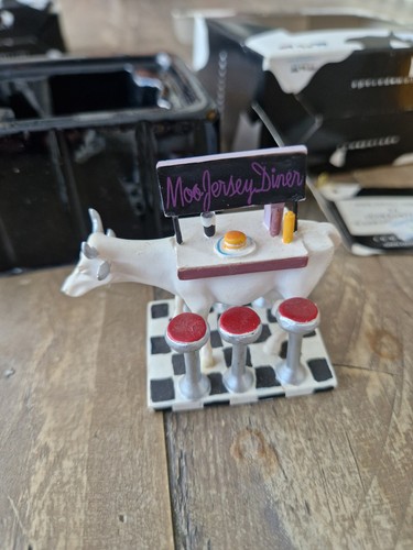 Cow parade moo jersey diner - cow,