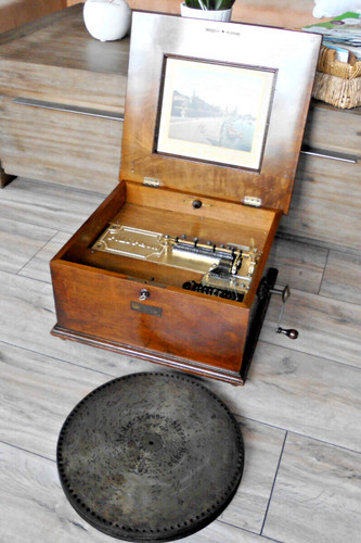 Bells polyphonic music - box, 10
