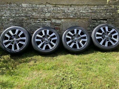 Toyota yaris cross - cross, alloy