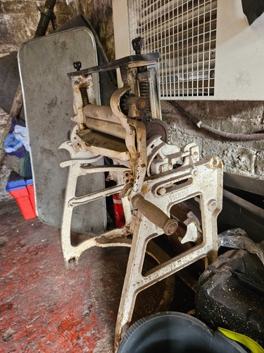 Vintage mangle wringer in - mangle/,